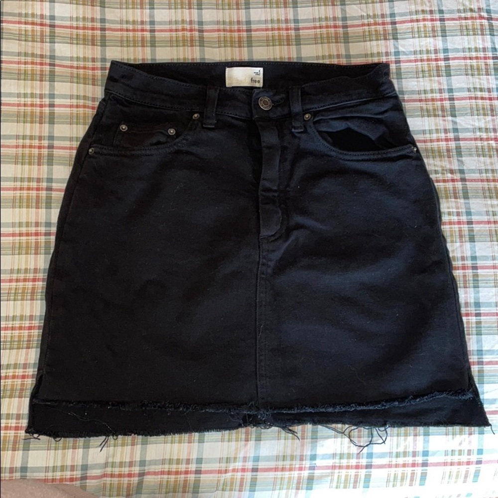 Aritzia black denim skirt